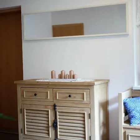 Pepi's Apartment *
